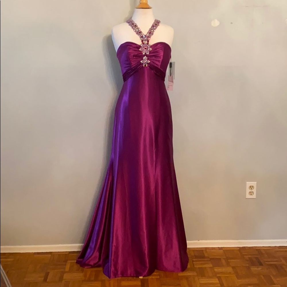 GiGi by La Femme, Purple long formal gown Size 4